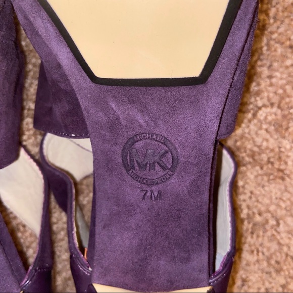 Michael Kors Elena Cross Heel - Picture 6 of 9